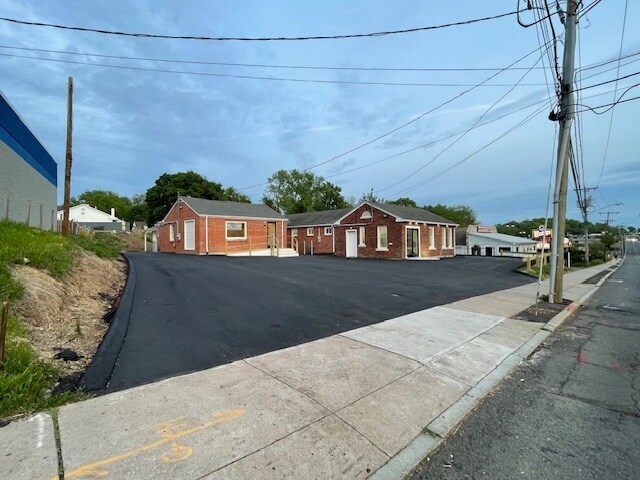 More Photos Of 322 Prospect Ave, Hartford Freestanding For Lease