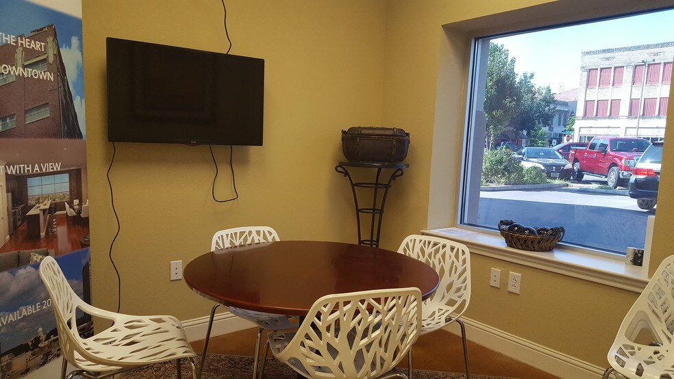 More Photos Of 613 Austin Ave, Waco Storefront Retail Office For Sale