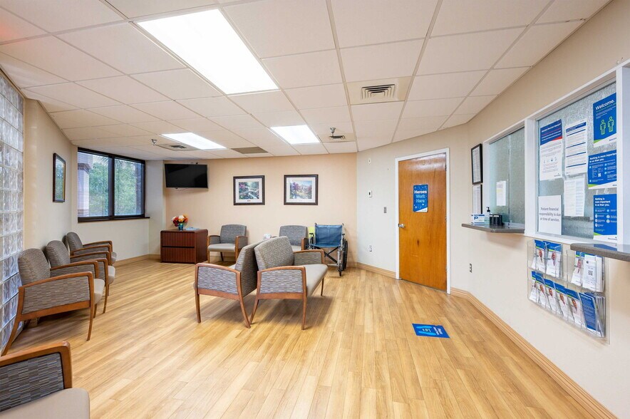 More Photos Of 6719 Gall Blvd, Zephyrhills Medical For Sale