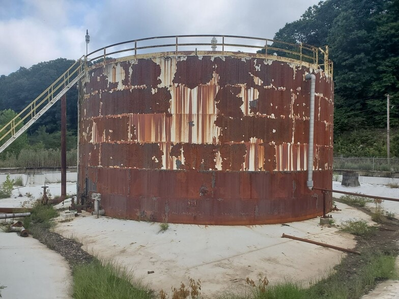 More Photos Of 587 N Seneca St, Oil City Chemical Oil Refinery For Sale