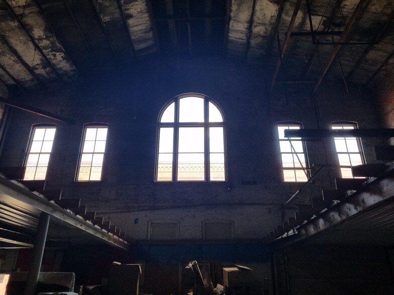 More Photos Of 975 Jackson St, Dubuque Restaurant For Sale