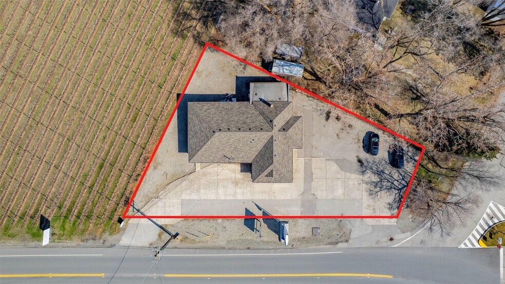More Photos Of 609 Hwy 97, Osoyoos Office For Sale
