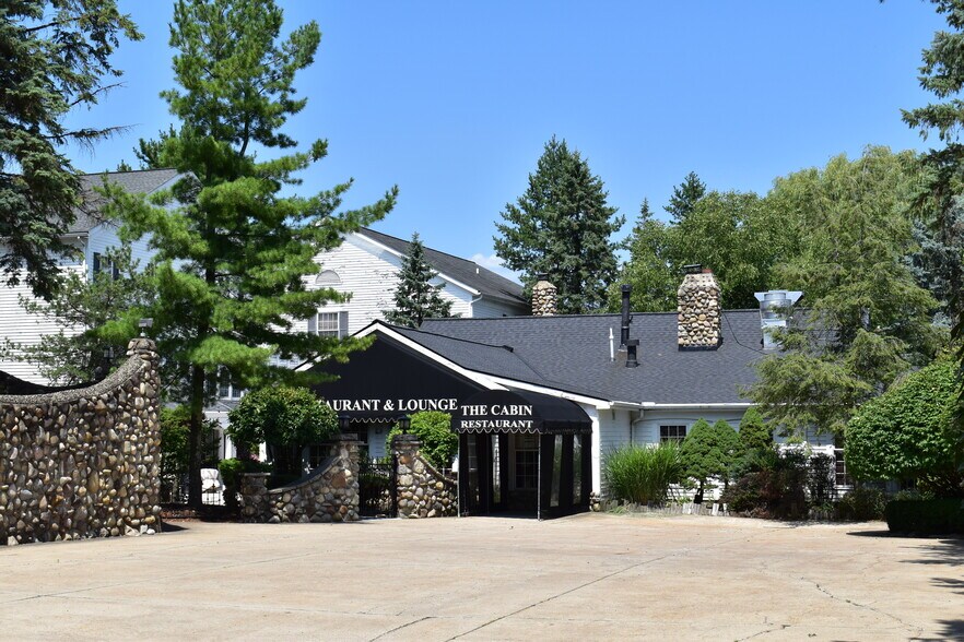 Primary Photo Of 35 E Garfield Rd, Aurora General Retail For Sale