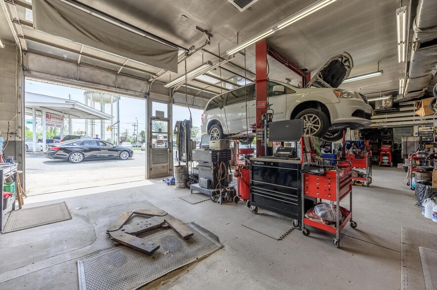 More Photos Of 601 John F Kennedy Way, Willingboro Auto Repair For Sale