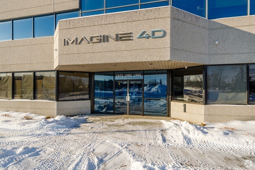 More Photos Of 1995 55E Av, Dorval Office For Lease