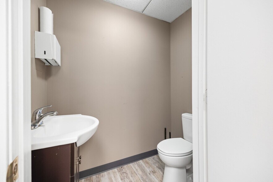 More Photos Of 3919 Messanie St, Saint Joseph Office For Sale