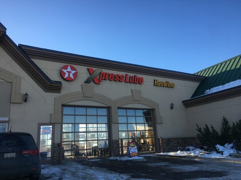 More Photos Of 411 Airport Rd E, Leduc County Storefront For Lease
