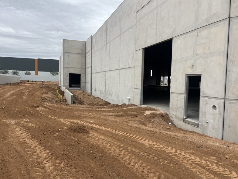 More Photos Of 1616 W Alameda Rd, Phoenix Warehouse For Sale