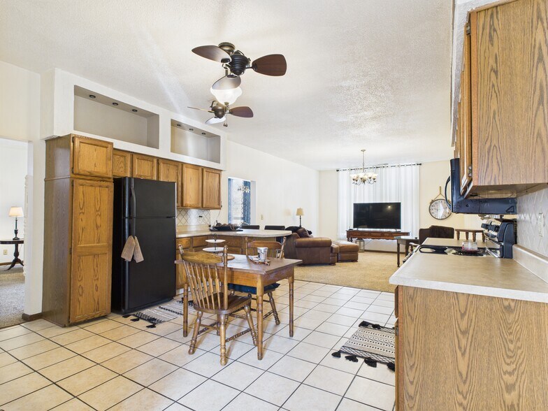 More Photos Of 619 Blondeau St, Keokuk Office For Sale