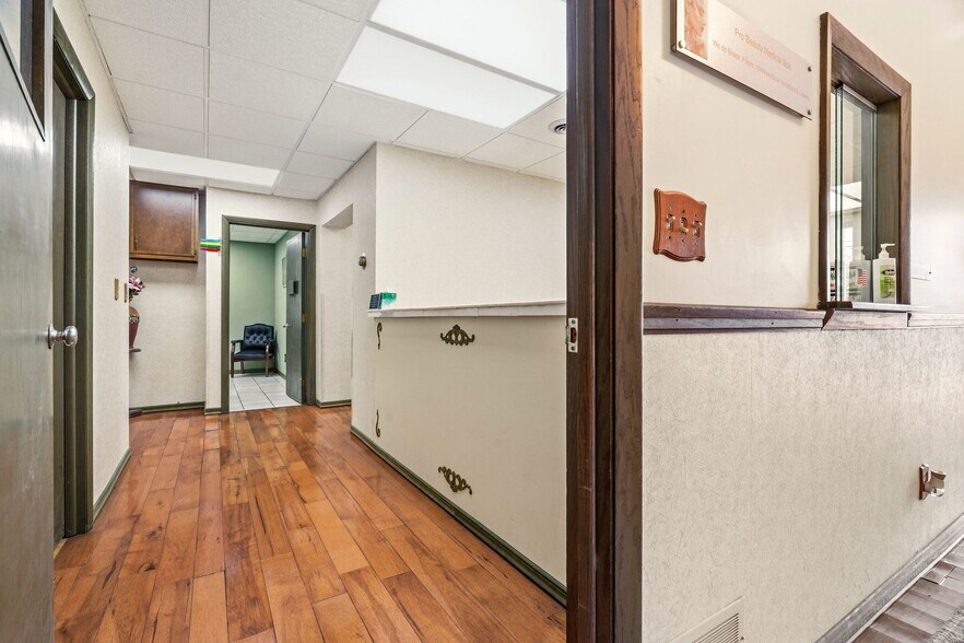 More Photos Of 255 Dueber Ave SW, Canton Medical For Sale