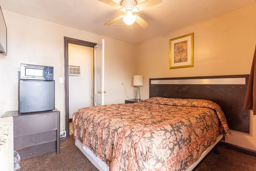 More Photos Of 5318 Youngstown Warren Rd, Niles Hotel For Sale