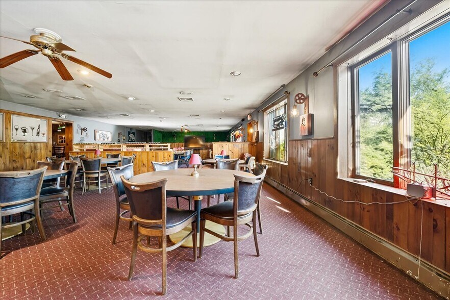 More Photos Of 31 Decatur St, Columbia Restaurant For Sale