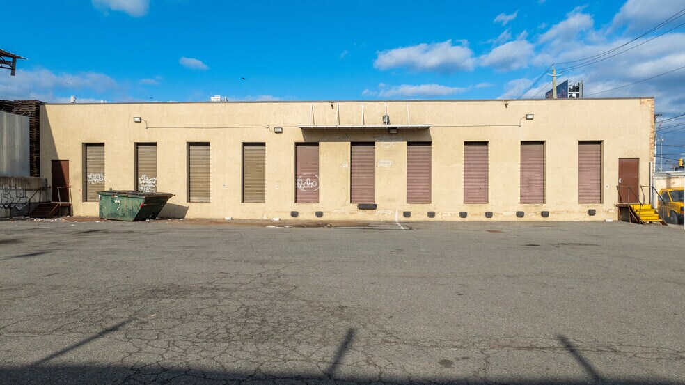 More Photos Of 3353 Noell Ave, Bronx Warehouse For Lease