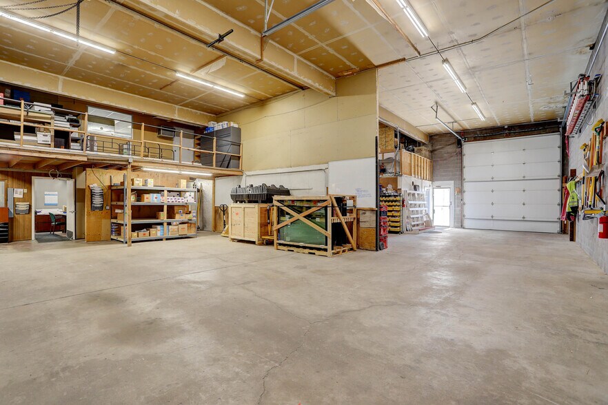 More Photos Of 5985 Lamar St, Arvada Warehouse For Lease