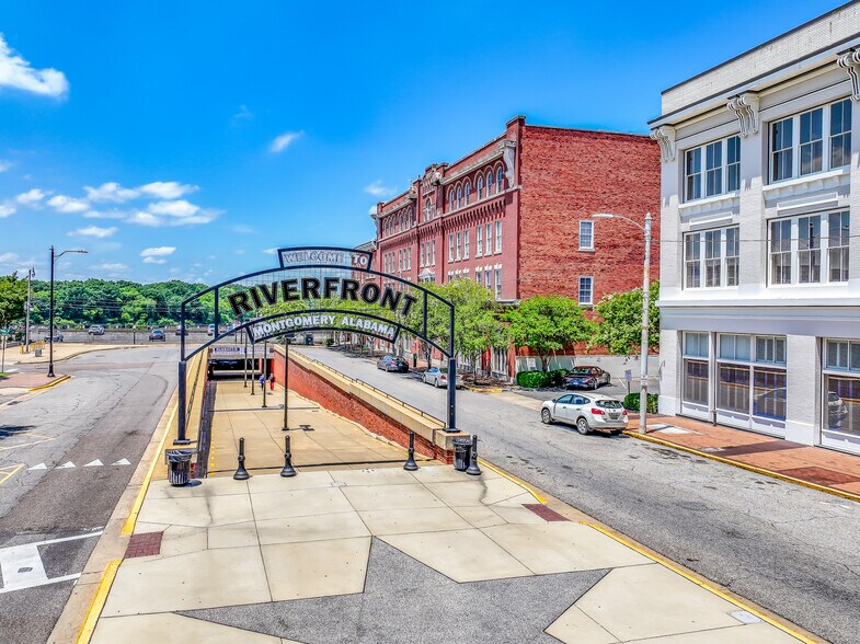 More Photos Of 250-260 Commerce St, Montgomery Medical For Sale