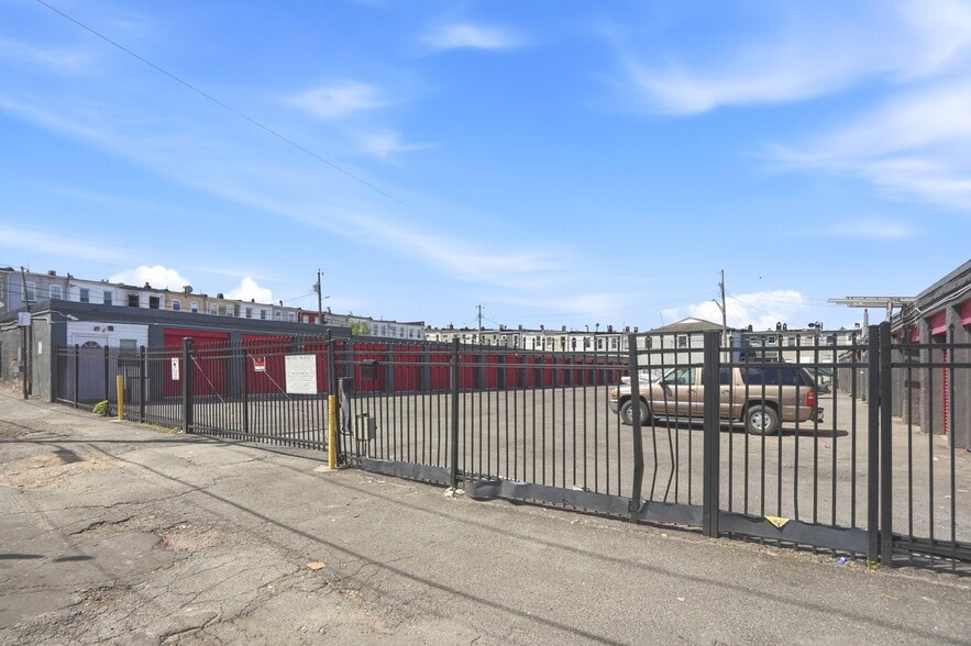 More Photos Of 3305 Esther Pl, Baltimore Self Storage For Sale