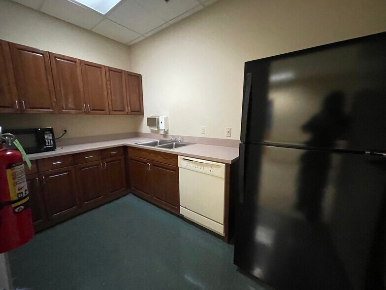 More Photos Of 5220 N Hwy 167, Catoosa Freestanding For Sale