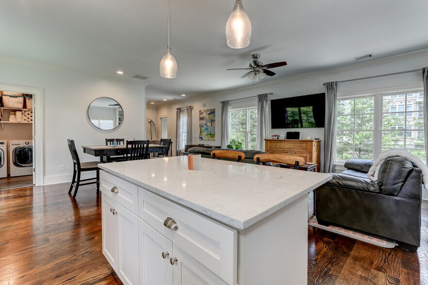 More Photos Of 2972 Lookout Pl NE, Atlanta Office Residential For Sale
