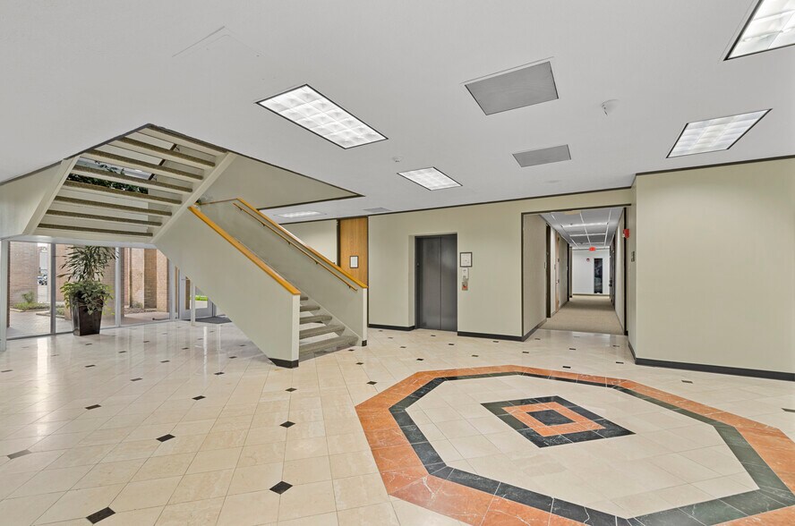 More Photos Of 1002 Gemini St, Houston Office For Lease