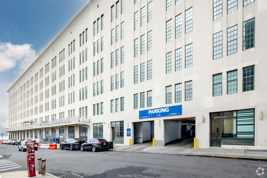 More Photos Of 184-198 Kent Ave, Brooklyn Apartments For Lease