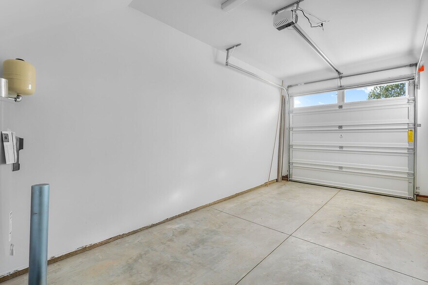 More Photos Of 20255 Hardy Rd, Bend Apartments For Sale