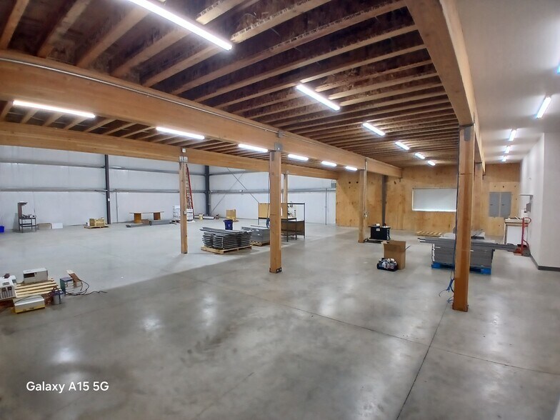 More Photos Of 2490 Ferry St SW, Albany Light Manufacturing For Lease
