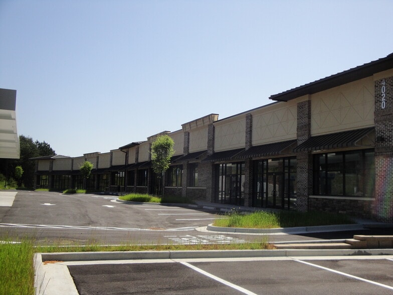 More Photos Of 4020 Satellite Blvd, Duluth Service Station For Lease