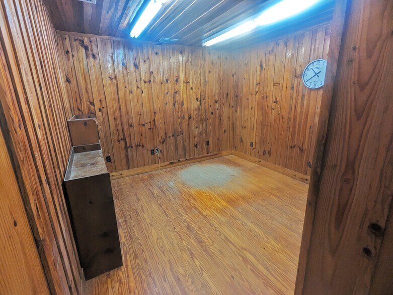 More Photos Of 5788 US-90 Hwy, Theodore Showroom For Lease