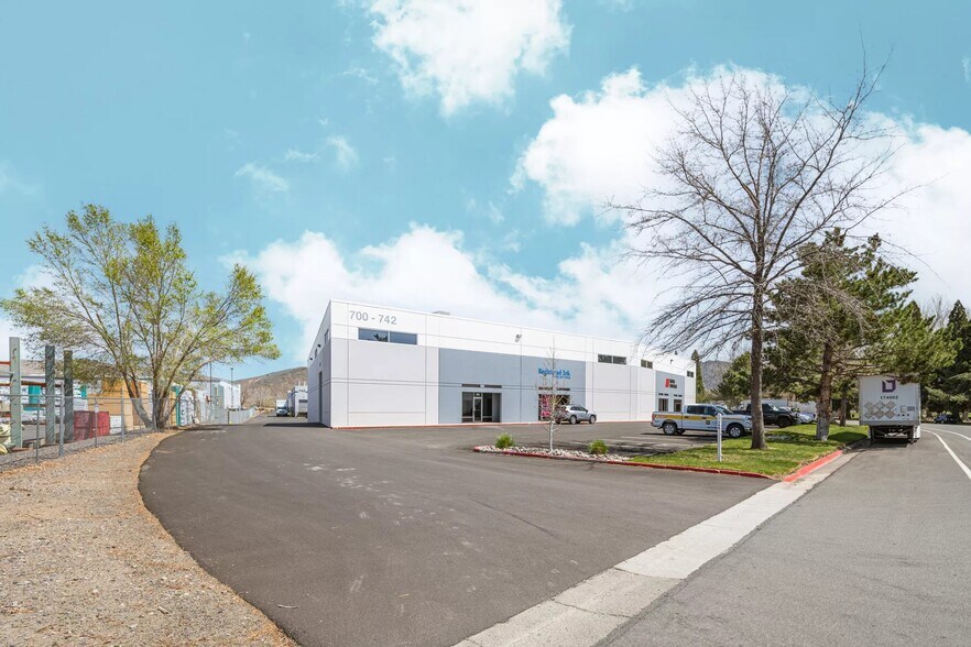More Photos Of 700-742 Spice Islands Dr, Sparks Warehouse For Lease