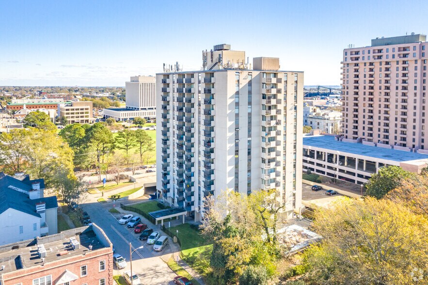 More Photos Of 2 28th St, Newport News Apartments For Sale