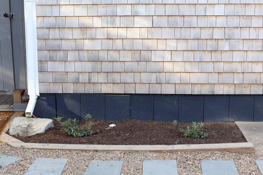 More Photos Of 9 Brunswick Ave, Vineyard Haven Specialty For Sale