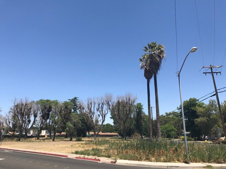 More Photos Of 1015 E Main St, Turlock Land For Sale