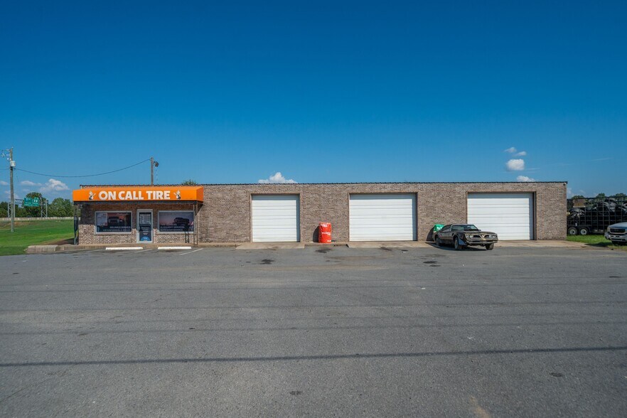 More Photos Of 679 Highway 365, Mayflower Office For Sale