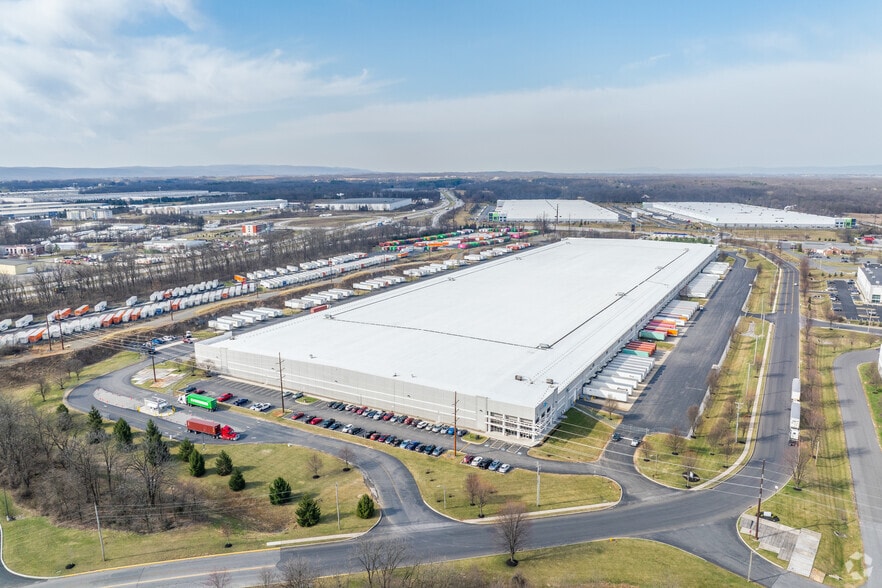 More Photos Of 6 Logistics Dr, Carlisle Distribution For Lease