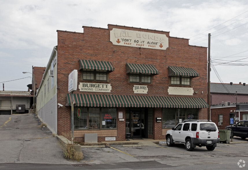 Primary Photo Of 108 W Smith St, Gallatin Light Distribution For Lease