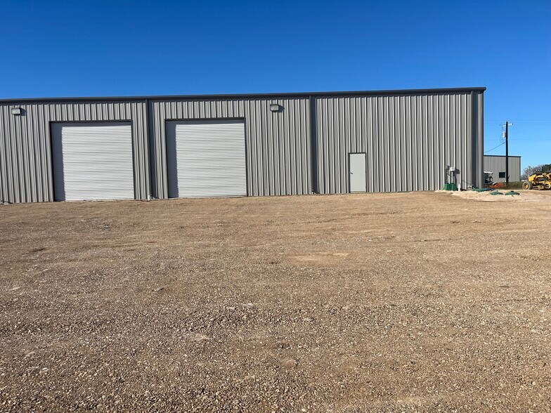 More Photos Of 9984 US Highway 87 W, La Vernia Warehouse For Lease