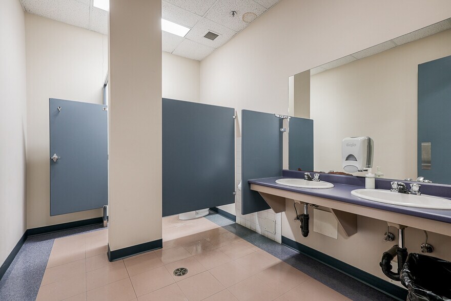 More Photos Of 766 Cliveden Pl, Delta Warehouse For Lease