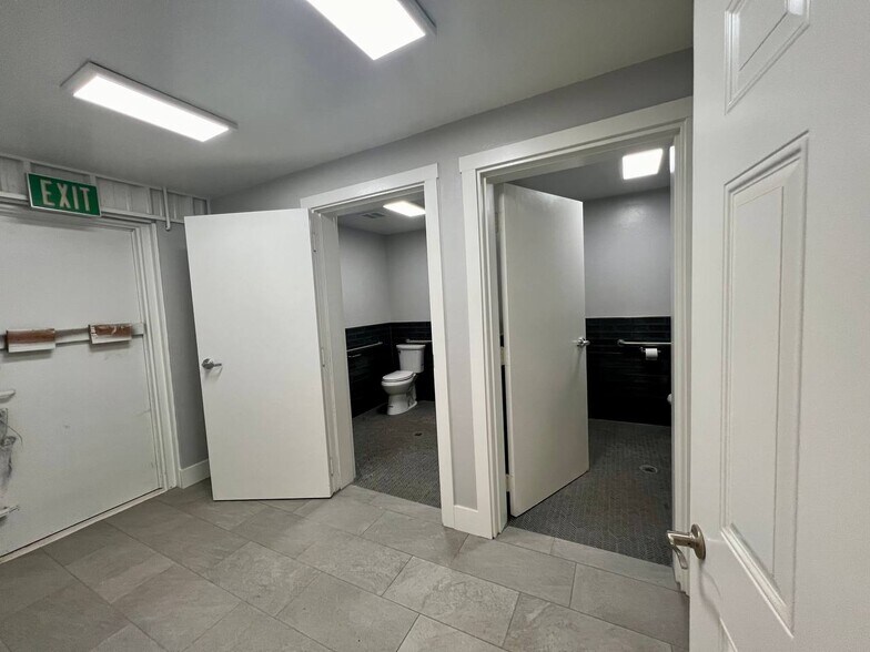 More Photos Of 731 E River Ave, Porterville Warehouse For Lease