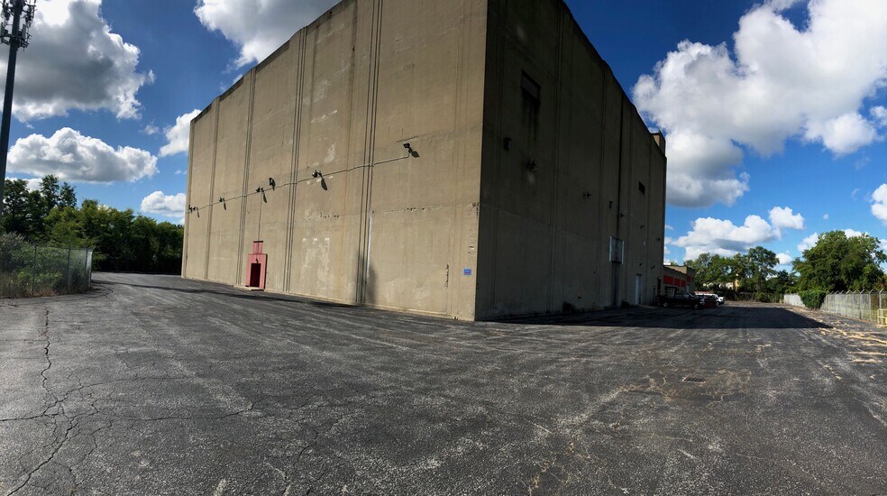 More Photos Of 1961 Base Ave, Springfield Industrial For Sale