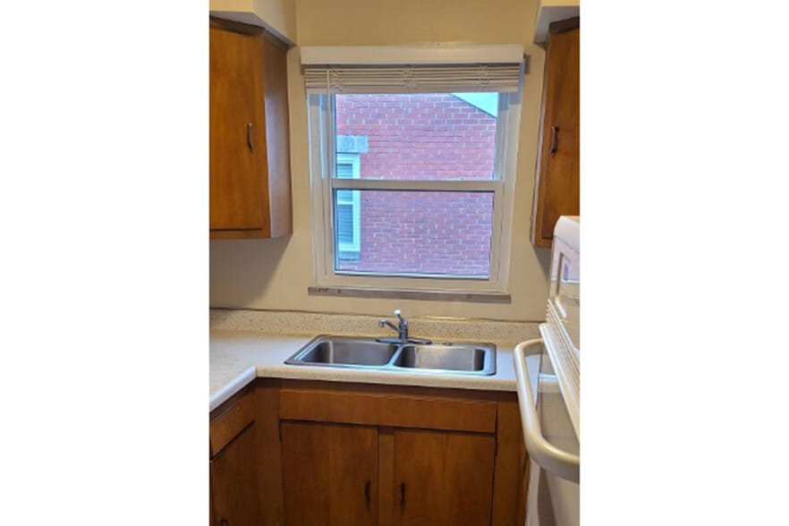 More Photos Of 2701-2709 Washington ave, Evansville Office For Sale