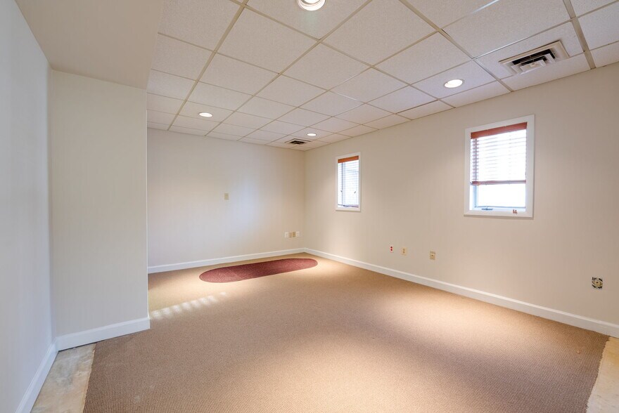 More Photos Of 8303 Arlington Blvd, Fairfax Medical For Sale