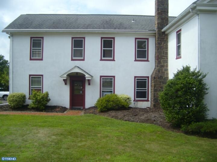 More Photos Of 46 Hilltown Pike, Line Lexington Office For Sale