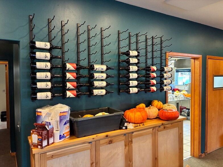 More Photos Of 7951 Hwy 35, Bigfork Restaurant For Lease