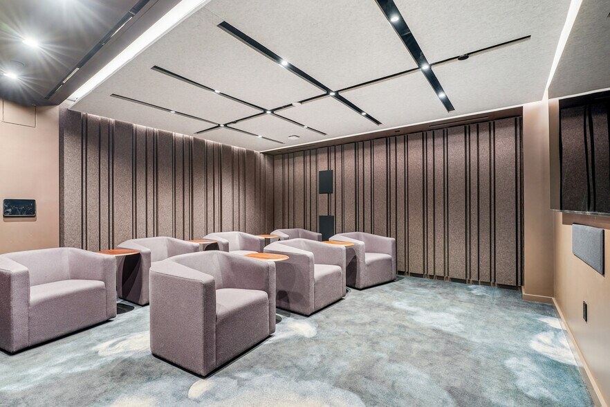 More Photos Of 875 Avenue of the Americas, New York Loft Creative Space For Lease
