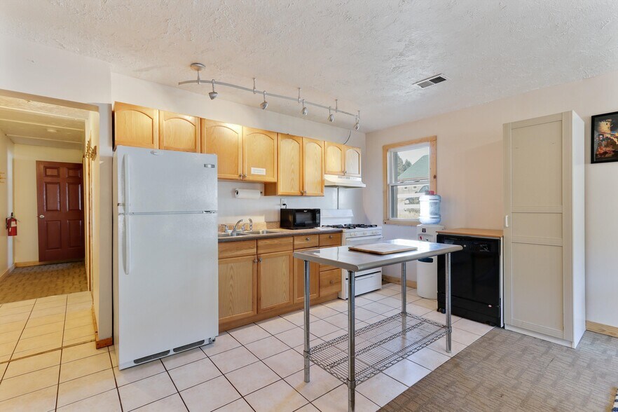 More Photos Of 5532 Us Highway 36, Estes Park Lodge Meeting Hall For Sale