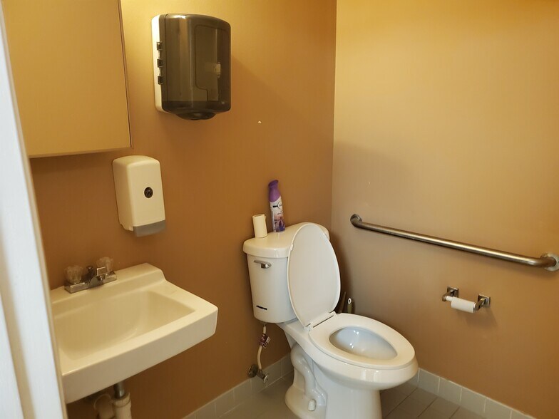 More Photos Of 4503 NW 103rd Ave, Sunrise Light Distribution For Lease