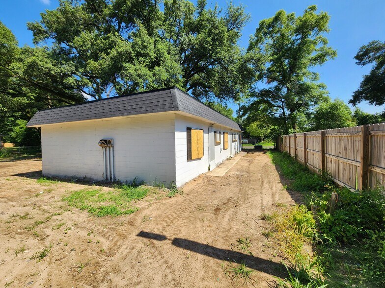 More Photos Of 3101 W Mallory St, Pensacola Apartments For Sale