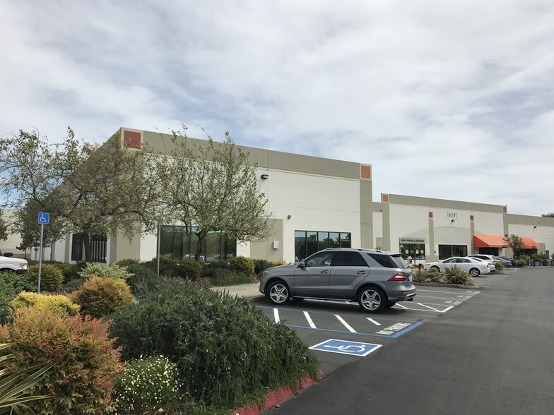 More Photos Of 630 Airpark Rd, Napa Research And Development For Lease