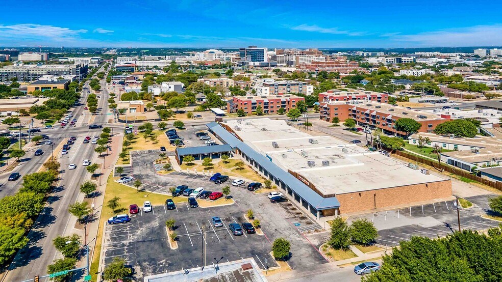 More Photos Of 1024 W Rosedale St, Fort Worth Unknown For Lease