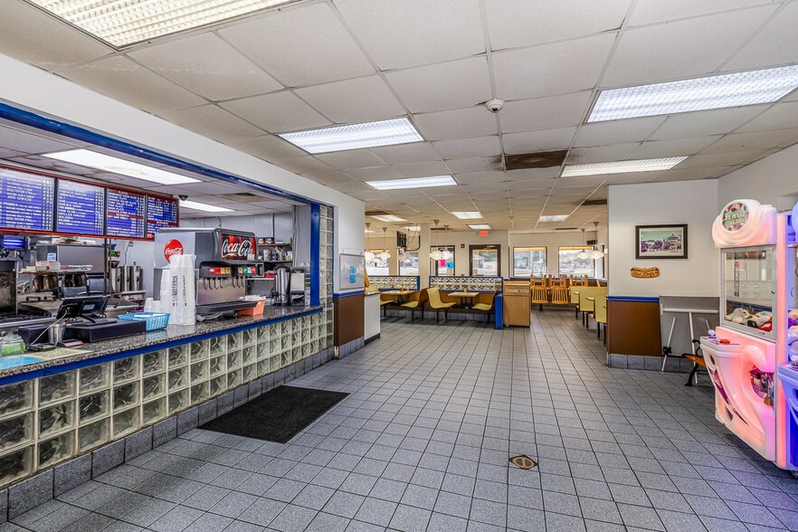 More Photos Of 497 E Blackstock Rd, Spartanburg Restaurant For Lease